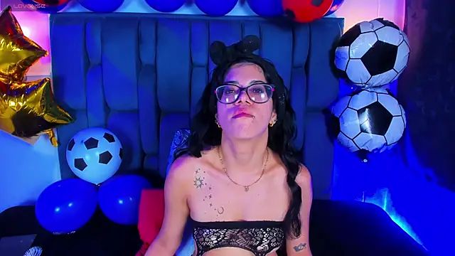 Snapshot of Zoe_Axel1 chatting on 28, 6, 2026 Zoe Axel1 online show from 28, 6, 2026