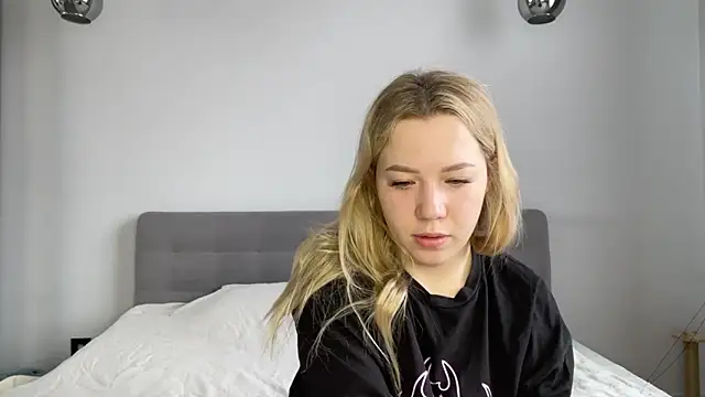 alyrasun online show from 16, 4, 2026