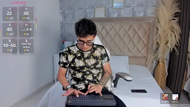 TylerCross  online show from 31, 3, 2026