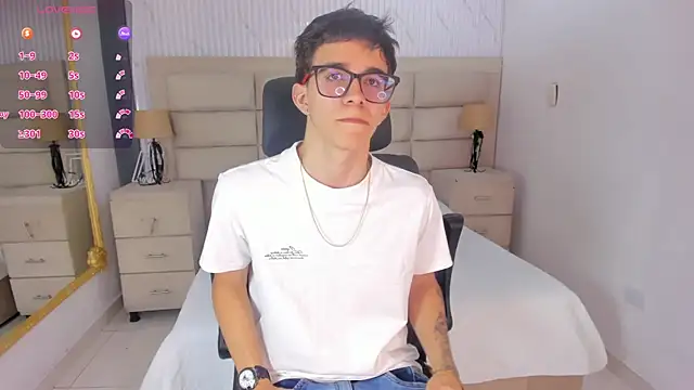 TylerCross  online show from 15, 4, 2026