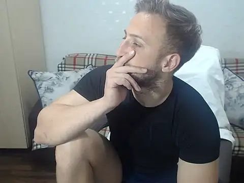BlondEagleMuscle online show from 15, 6, 2026