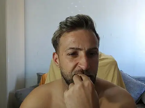 BlondEagleMuscle online show from 31, 7, 2026
