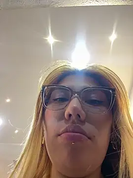 Lia Sterling online show from 19, 4, 2026