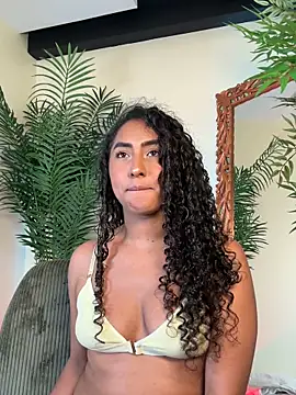 SoyJuliana 19 online show from 15, 3, 2026