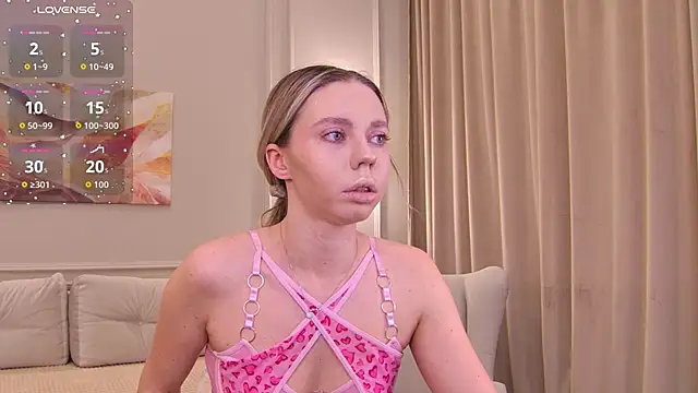 TessaAdorablee online show from 17, 3, 2026