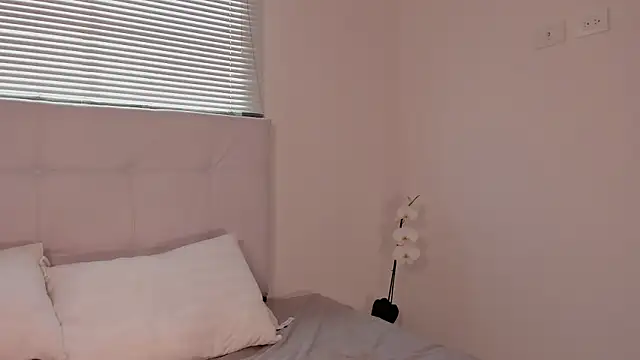 Emily Rousess online show from 12, 6, 2026