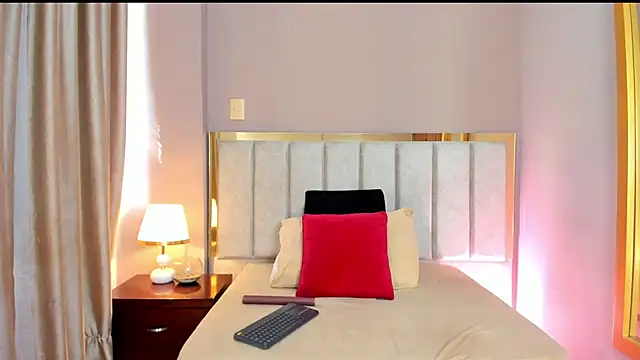 FreyaCameron online show from 12, 4, 2026