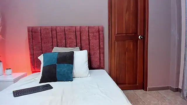 FreyaCameron online show from 27, 4, 2026