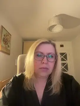 JanieLight53 online show from 12, 4, 2026