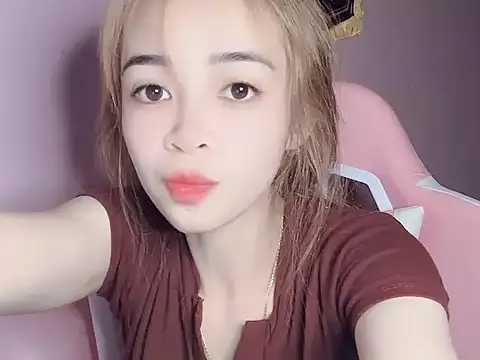 Snapshot of Odile068 chatting on 8, 3, 2026 Odile068 online show from 8, 3, 2026