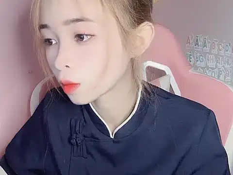 Snapshot of Odile068 chatting on 11, 3, 2026 Odile068 online show from 11, 3, 2026