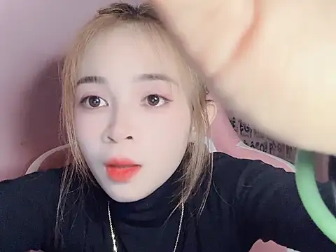 Snapshot of Odile068 chatting on 11, 3, 2026 Odile068 online show from 11, 3, 2026