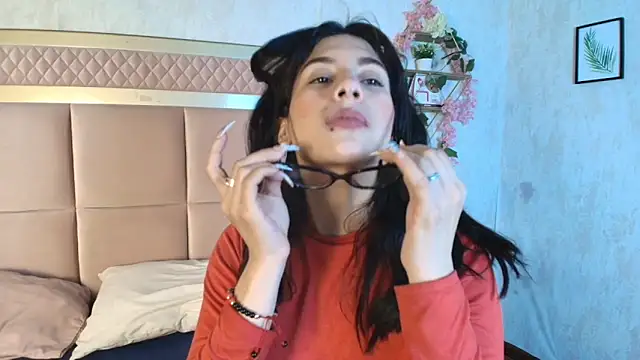 Madii  online show from 8, 3, 2026