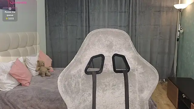 Kristy Bell1 online show from 25, 4, 2026