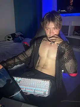 AngelLatinBoy online show from 1, 4, 2026