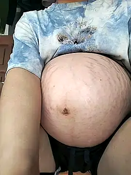 Snapshot of qczb1012 chatting on 11, 4, 2026 qczb1012 online show from 11, 4, 2026