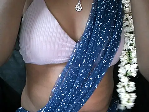 Couplehot00 online show from 2, 8, 2026