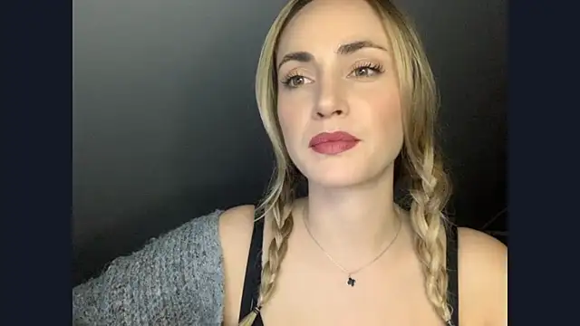 ScarlettSensitive online show from 15, 5, 2026