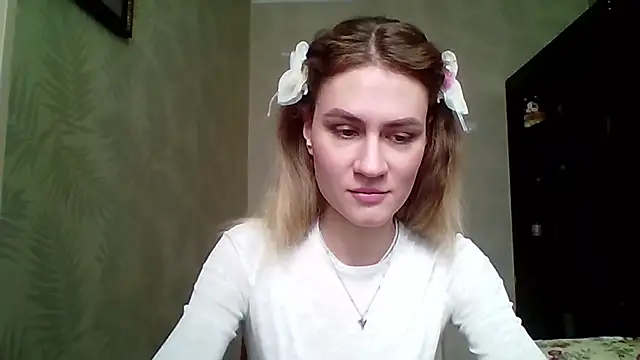 ElenoreHolguin online show from 11, 3, 2026