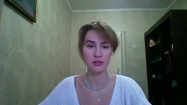 ElenoreHolguin online show from 24, 3, 2026