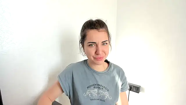 summmmersky1 online show from 14, 4, 2026