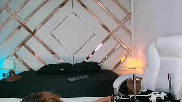 Noa butterfly  online show from 25, 7, 2026