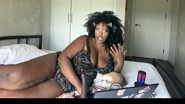 juicy janet online show from 23, 7, 2026