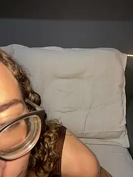 Snapshot of Anamyst chatting on 10, 4, 2026 Anamyst online show from 10, 4, 2026