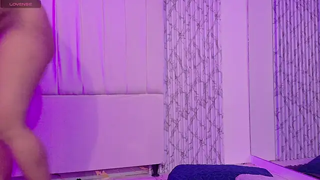 LorenaDuval online show from 11, 6, 2026