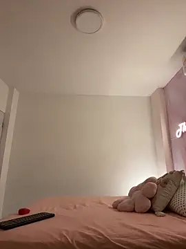 Adalyn Cute online show from 23, 3, 2026