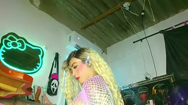 Snapshot of candy_aass chatting on 14, 5, 2026 candy aass online show from 14, 5, 2026