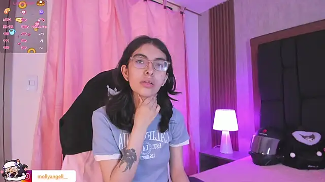 Molly A online show from 29, 3, 2026