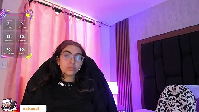 Molly A online show from 21, 6, 2026