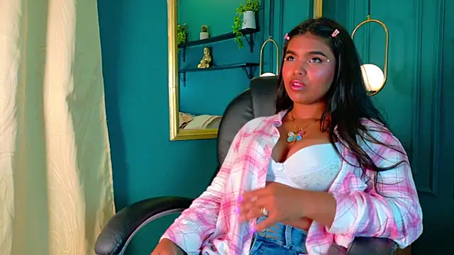 Snapshot of ZoeyMonroe_ chatting on 28, 4, 2026 ZoeyMonroe online show from 28, 4, 2026