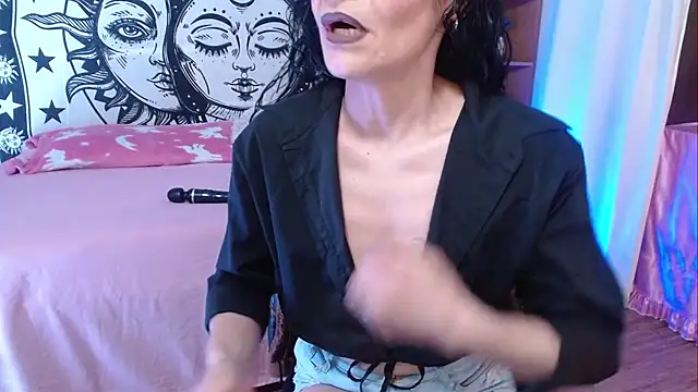  Alexandra Jones online show from 25, 7, 2026