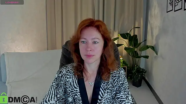Snapshot of LeticiaRomano chatting on 17, 5, 2026 LeticiaRomano online show from 17, 5, 2026