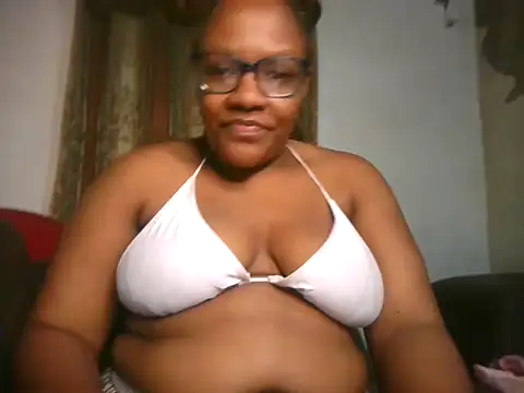 Momoxylxx online show from 10, 3, 2026