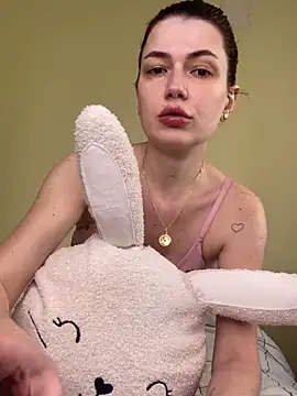 Cutee Erika online show from 5, 4, 2026