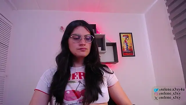 Snapshot of selene_cutie chatting on 15, 3, 2026 selene cutie online show from 15, 3, 2026