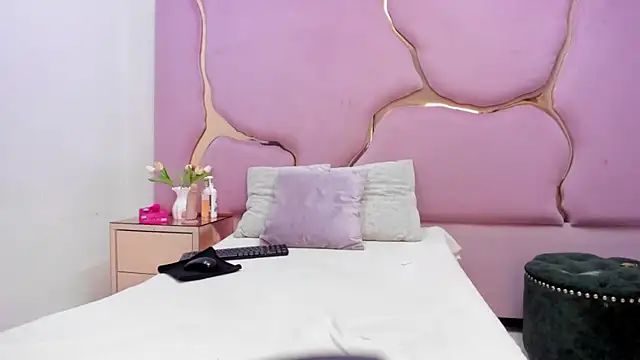 Snapshot of LaurendPink chatting on 29, 6, 2026 LaurendPink online show from 29, 6, 2026
