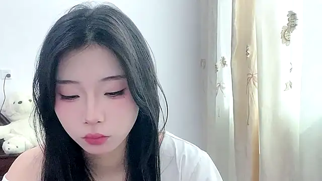 Snapshot of yiyibaby2026 chatting on 4, 4, 2026 yiyibaby2026 online show from 4, 4, 2026