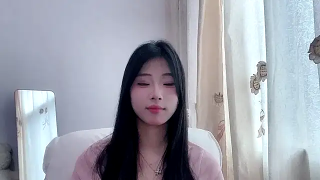Snapshot of yiyibaby2026 chatting on 6, 4, 2026 yiyibaby2026 online show from 6, 4, 2026