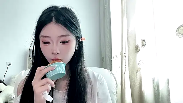 Snapshot of yiyibaby2026 chatting on 5, 5, 2026 yiyibaby2026 online show from 5, 5, 2026