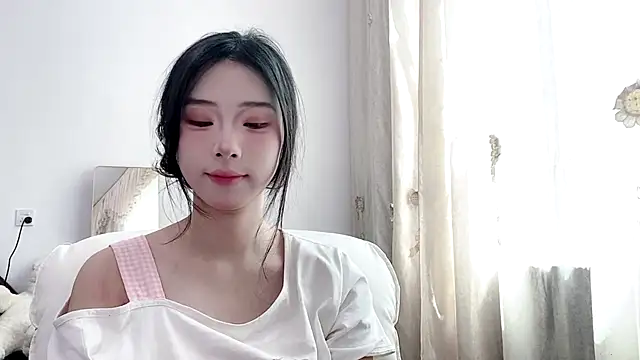 Snapshot of yiyibaby2026 chatting on 7, 5, 2026 yiyibaby2026 online show from 7, 5, 2026