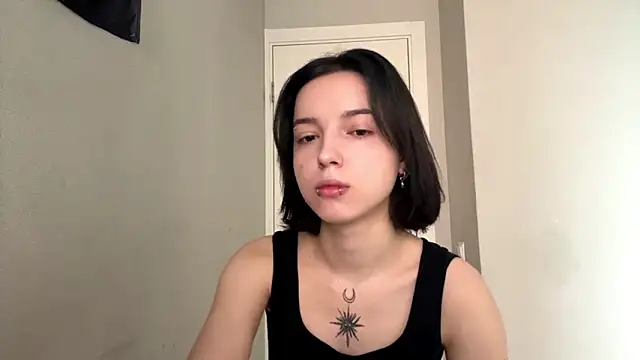Snapshot of KateMiragee chatting on 27, 3, 2026 KateMiragee online show from 27, 3, 2026