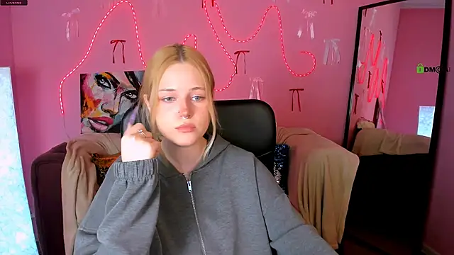 trixy melison online show from 4, 4, 2026
