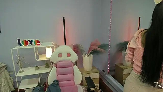 Rachel Wren online show from 17, 7, 2026