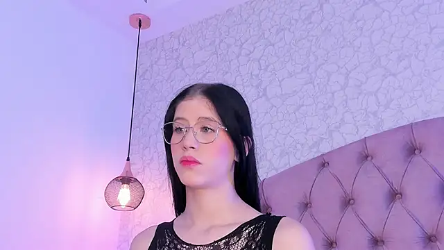 Snapshot of saraa_joness_ chatting on 10, 5, 2026 saraa joness online show from 10, 5, 2026