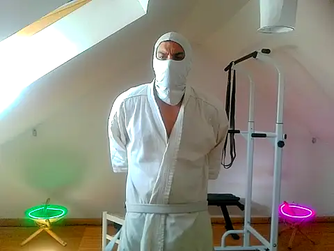 NinjaLaser online show from 9, 4, 2026
