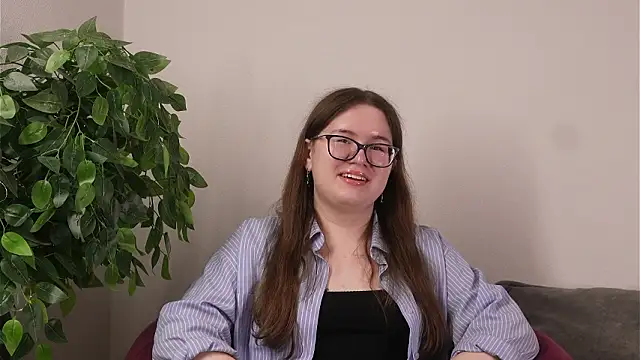 LinseyBellisario online show from 14, 3, 2026